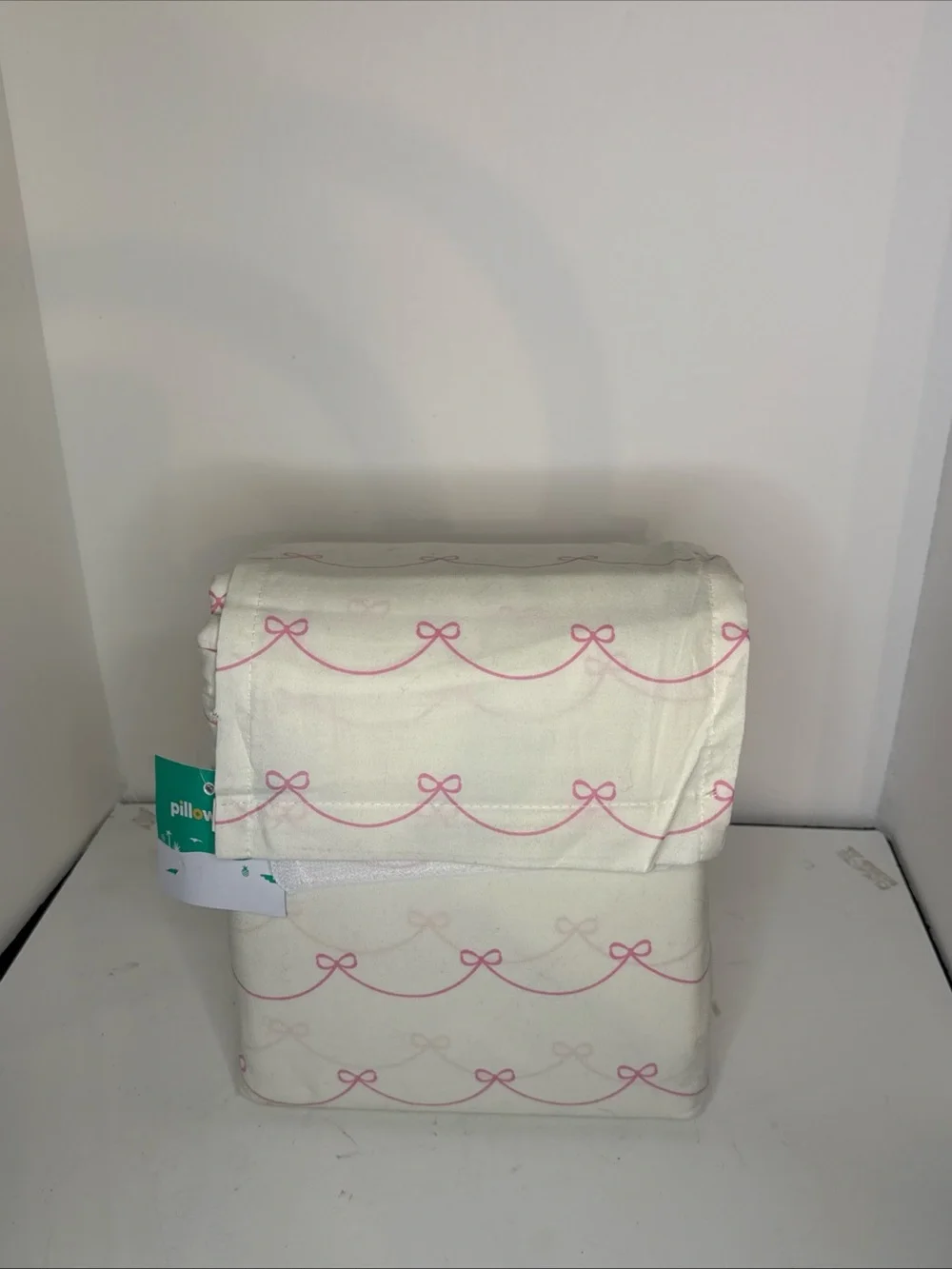 Pillowfort Pink Bow Print Cream Queen sheet Set